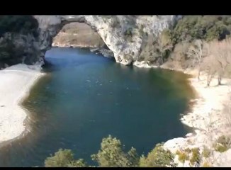 les gorges de l'ardeche , jusqu'au pont d'arc...