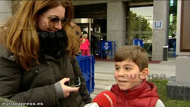 Madridistas animan al equipo antes del clásico
