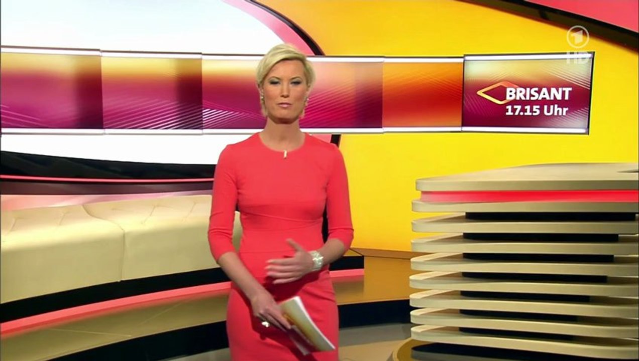 Kamilla Senjo  01.03.2013