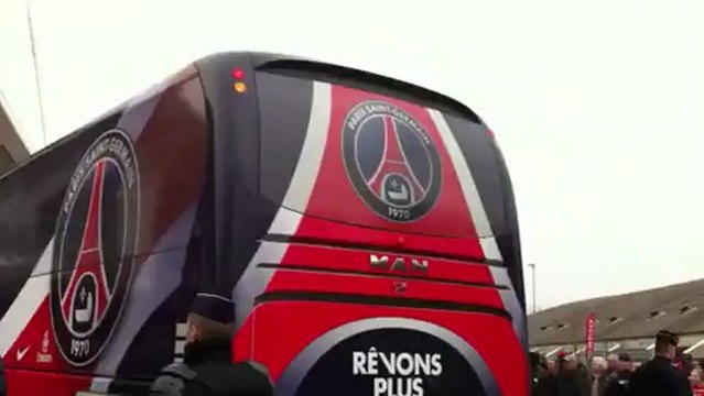 Arrivée du bus des joueurs du PSG à Reims pour le match Reims/PSG