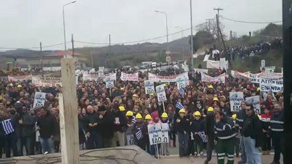 Συγκέντρωση υπέρ της δημιουργίας μεταλλείων 2