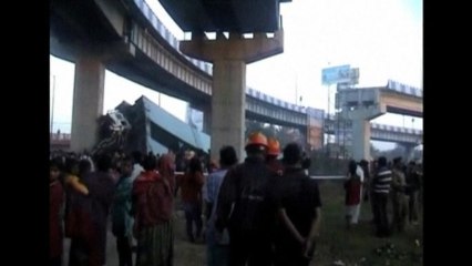 Indian bridge collapses