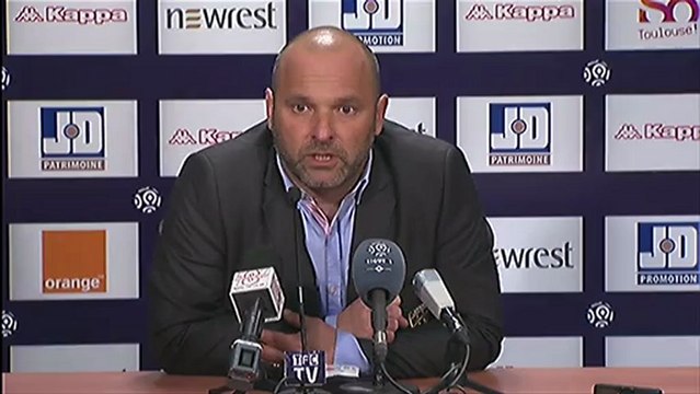 Conférence de presse Toulouse FC - Evian TG FC : Alain CASANOVA (TFC) - Pascal DUPRAZ (ETG) - saison 2012/2013