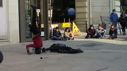 Compagnie Lili Catharis La rue rêve à NIORT le 28-02-2013