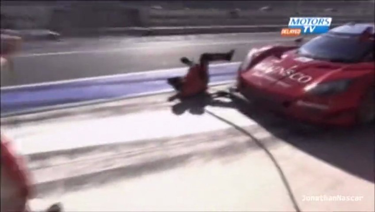 Grand Am 2013 Austin Potolicchio percute un mécano