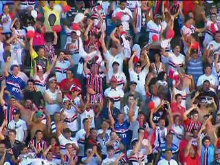 São Paulo, com reservas, bate Penapolense e recupera a liderança