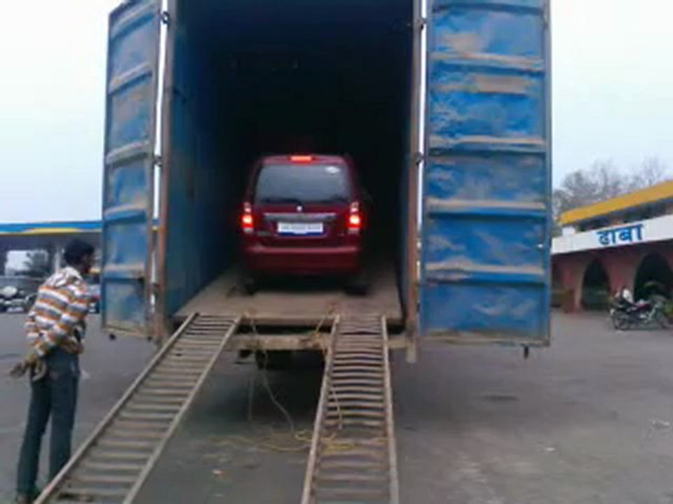 wagnar CAR loading BY C L S PACKERS & MOVERS JAMSHEDPUR