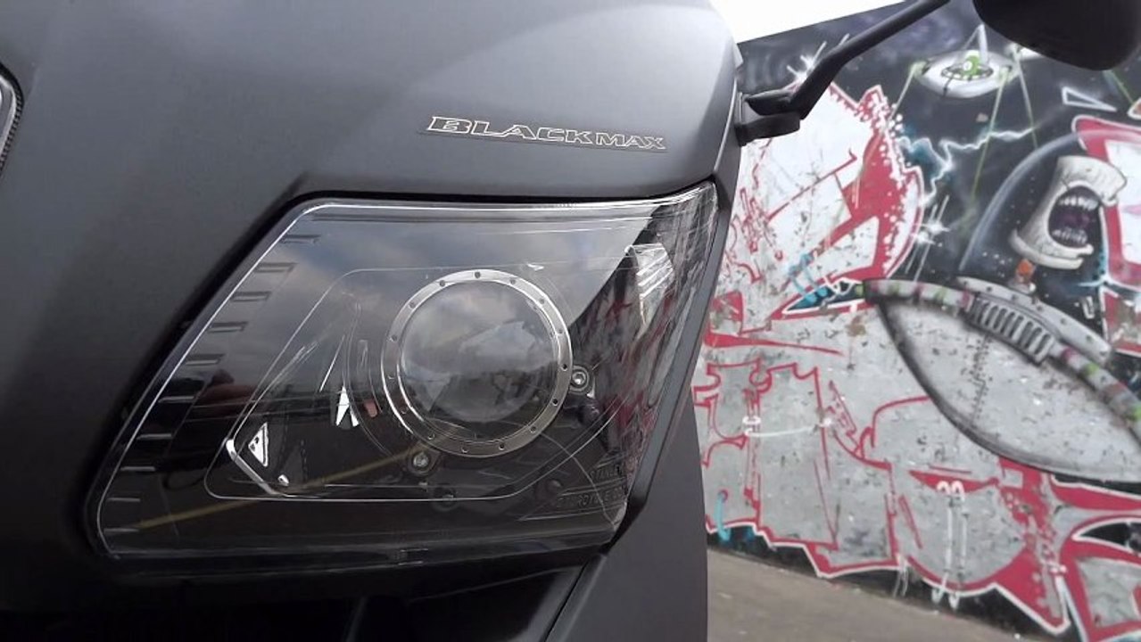 Yamaha T-MAX 530 Black Max 2013 essai dans le 95