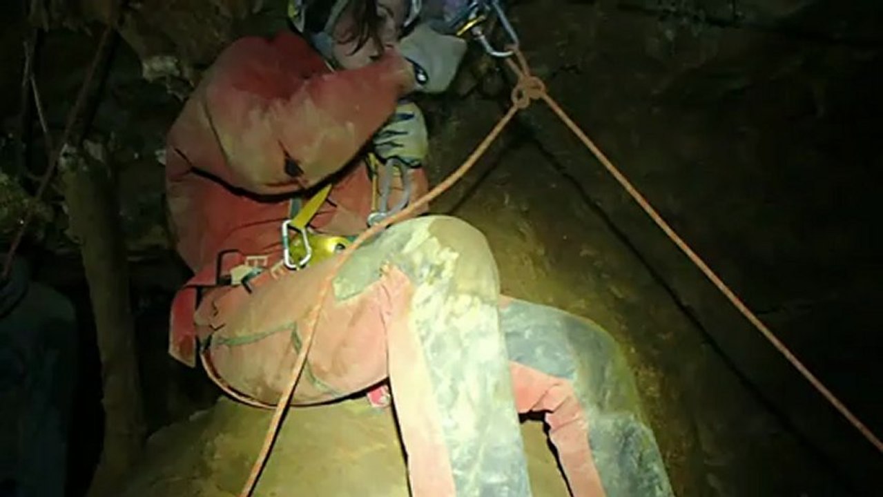 Traversée grotte claire 03 mars 2013 Alex (4)