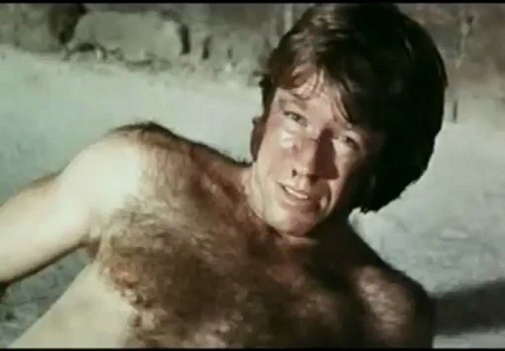 Bruce Lee vs Chuk Norris  ( El furor del dragon ) ( HD )