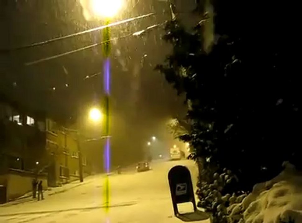 Voiture sous la neige