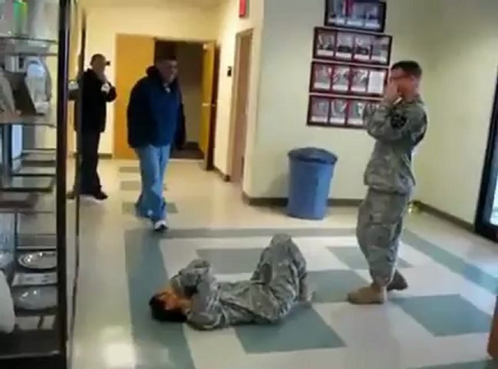 Coup de pied militaire !