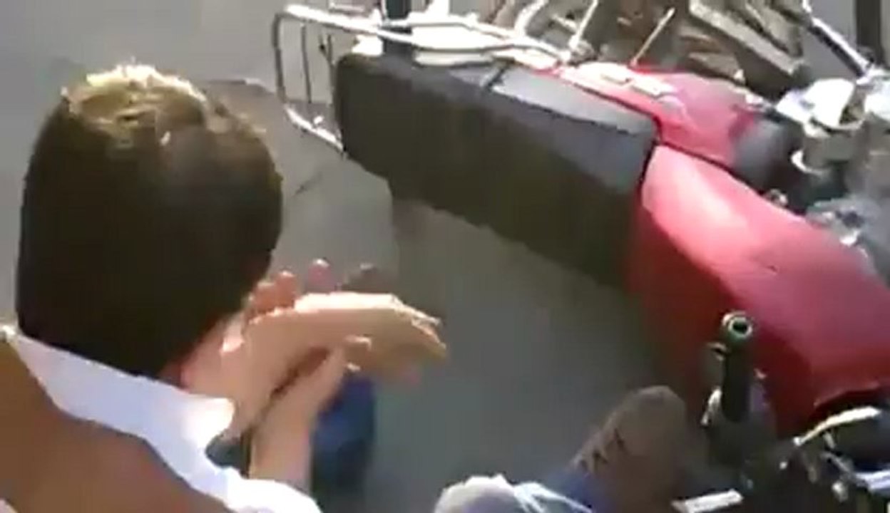 Régis essaie sa moto...