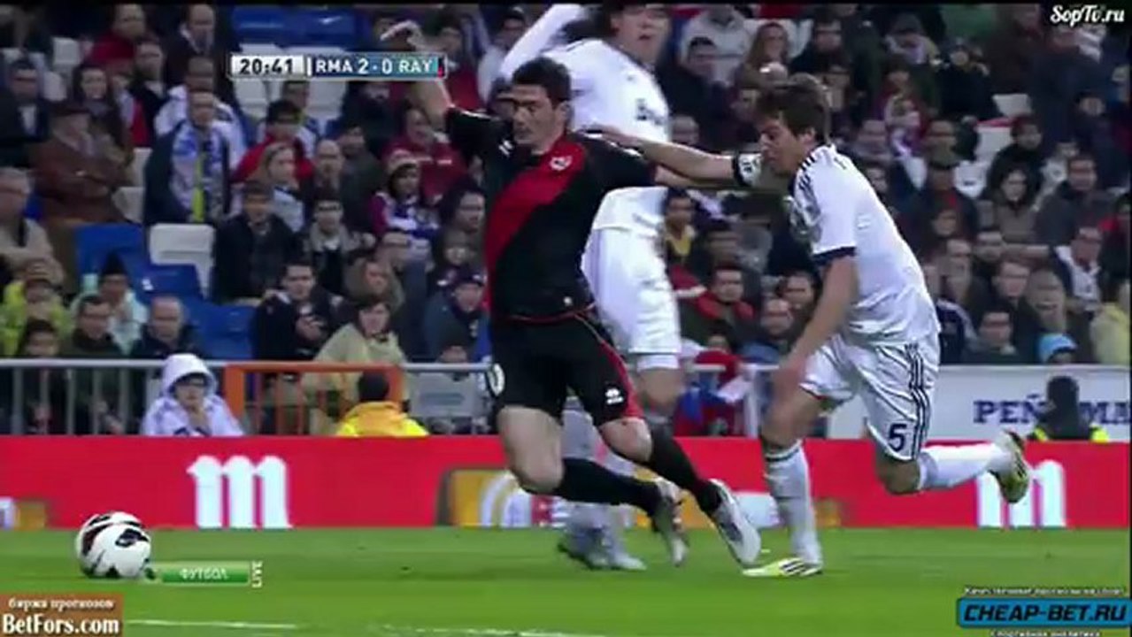 Piti dive against Real Madrid | 2013
