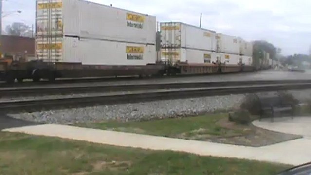 Norfolk Southern intermodal train east through Austell Ga.