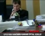 Uyuyan hakimin kararı iptal edildi
