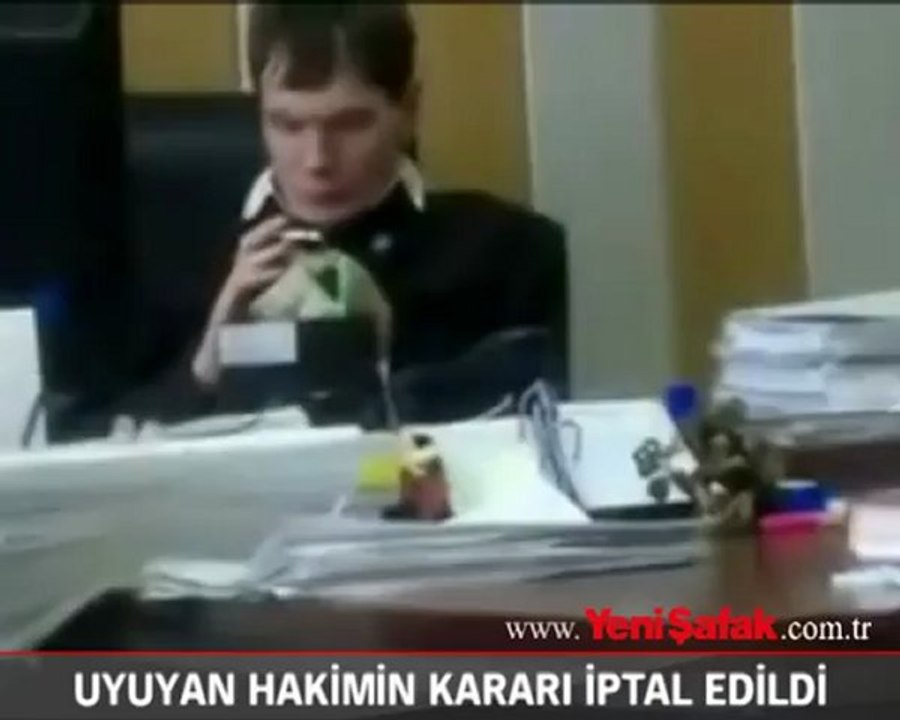 Uyuyan hakimin kararı iptal edildi
