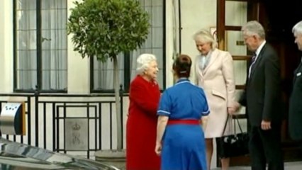 Queen Elizabeth leaves hospital after stomach complaint