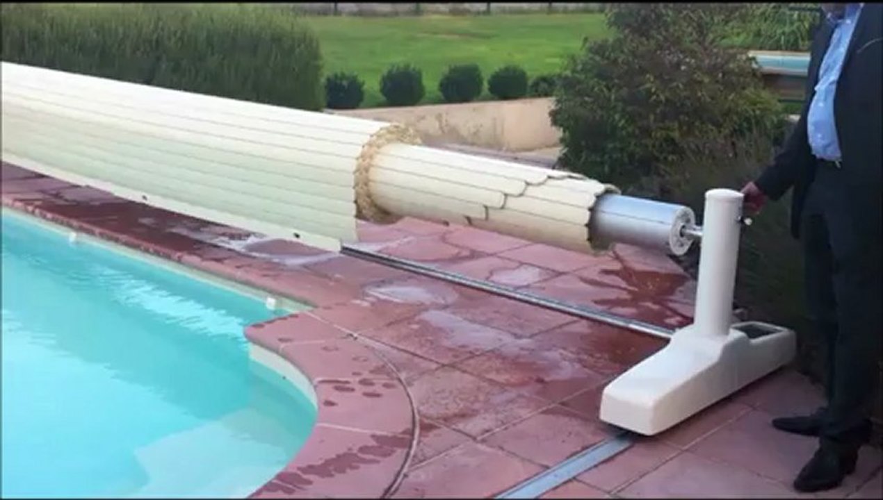 La couverture piscine Odyssée à motorisation entièrement autonome par Hydra Systeme