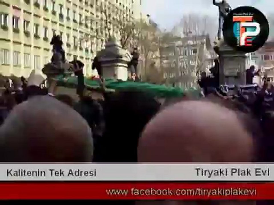 Müslüm Gürses - Cenaze Töreni (Teşvikiye Camii) 2013