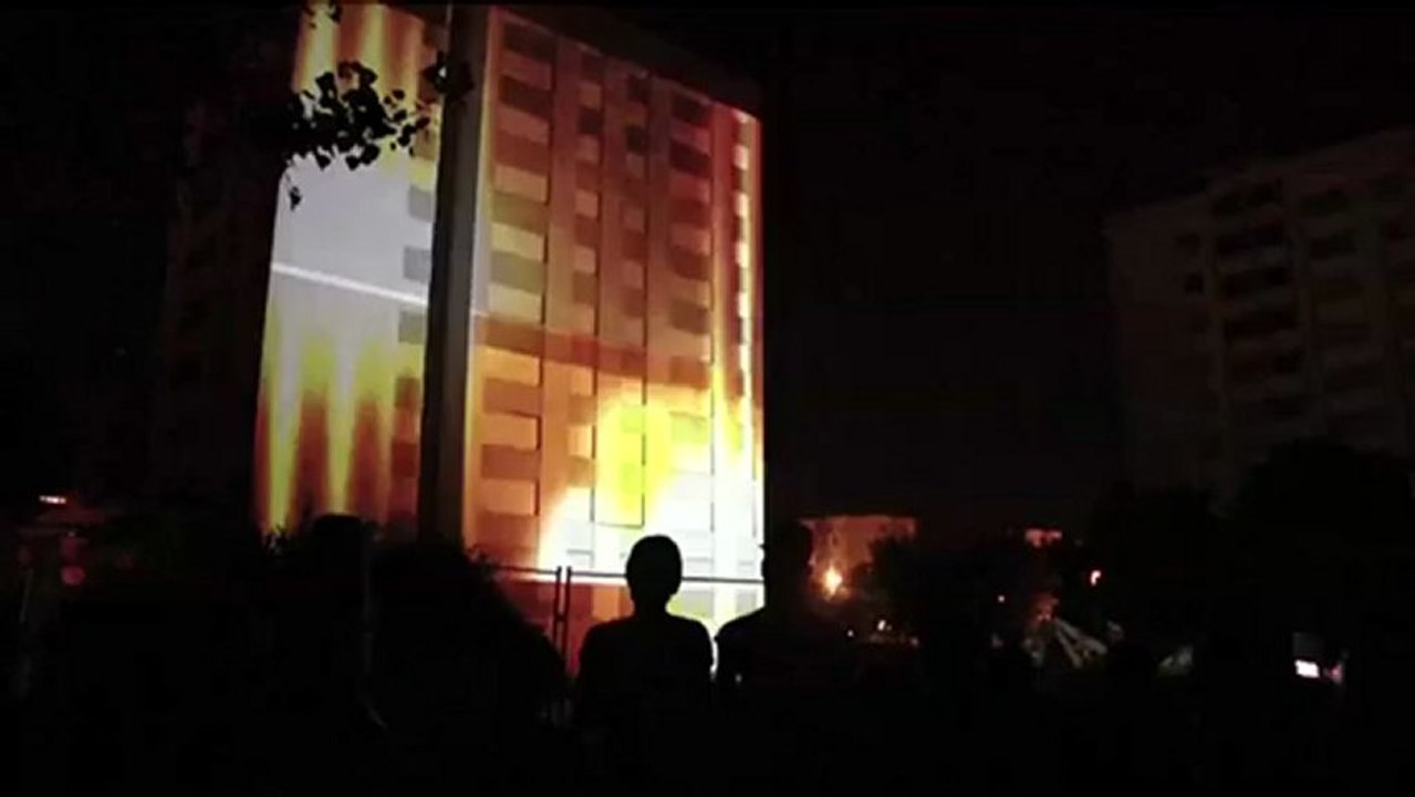PROJECTION ARCHITECTURALE BATIMENT EN DEMOLITION