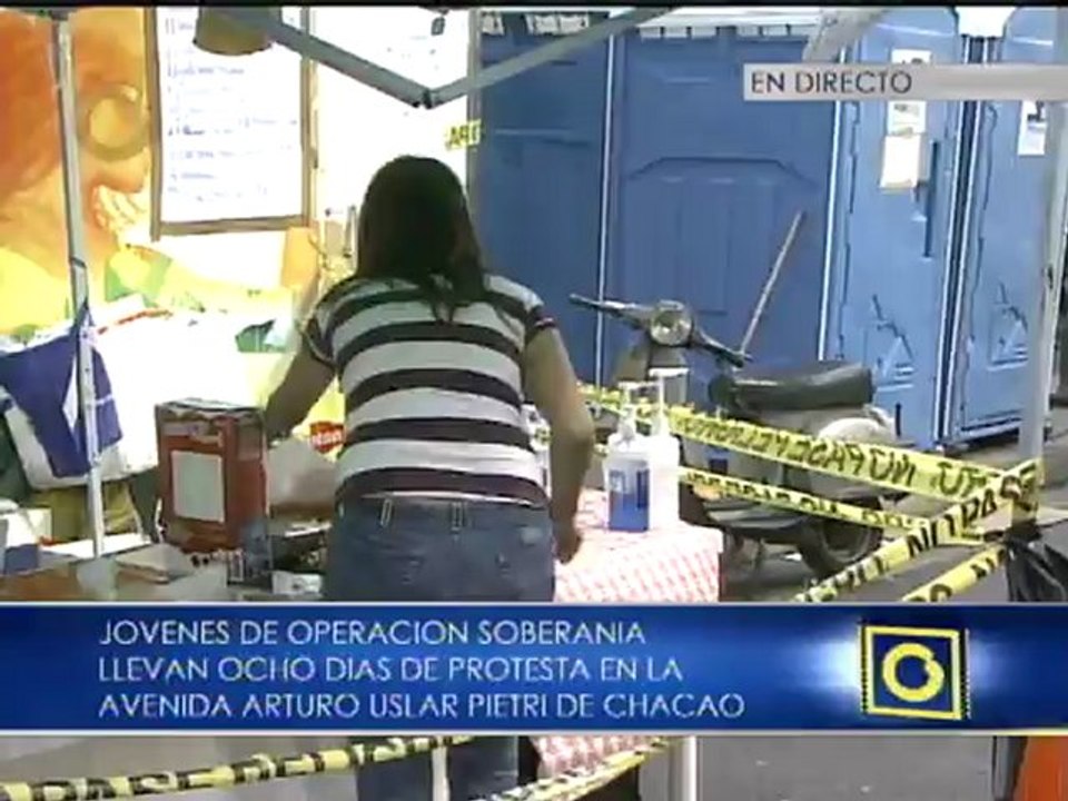 Estudiantes encadenados cumplen octavo día en Chacao