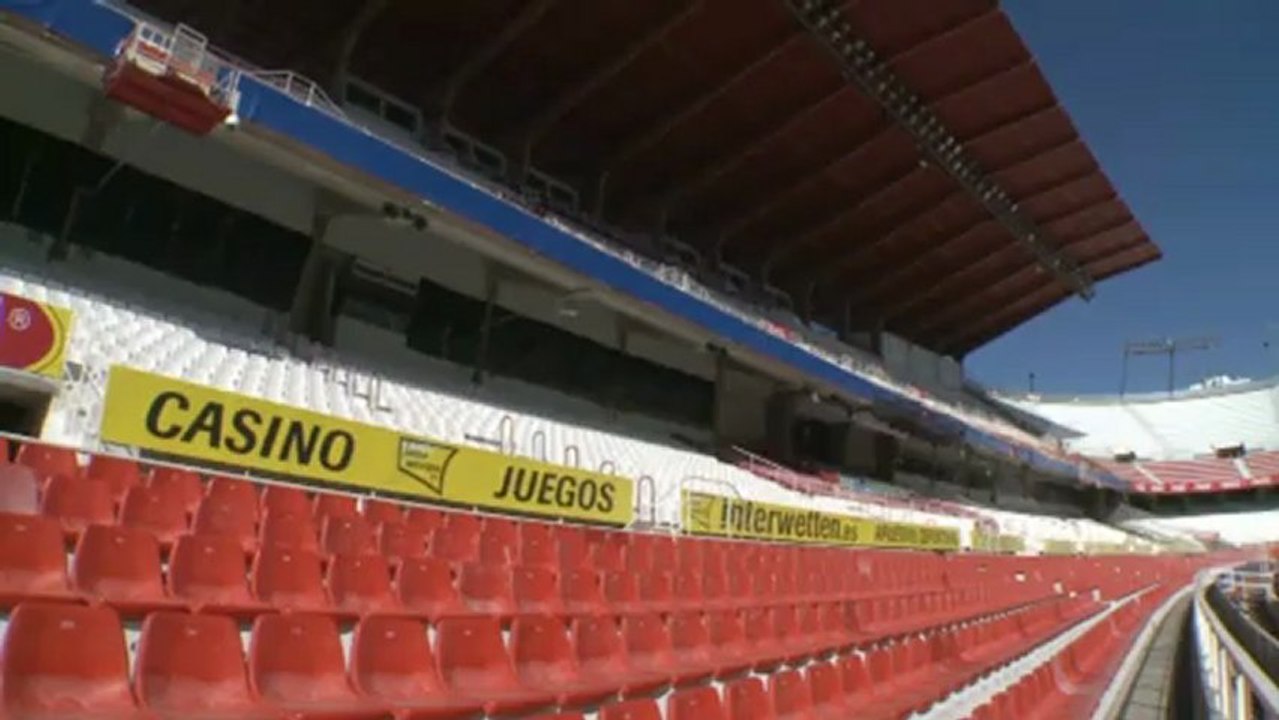 Negredo ilumina el camino al Sevilla