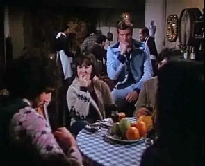 L'homme qui valait trois milliards joue de la guitare