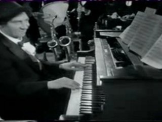 Marx Brothers - Chico au piano