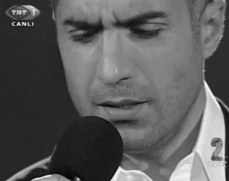 Özcan Deniz - Geçmiyor Günler Akustik