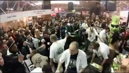 Advanced Nutrients Booth gets Mobbed on Day 02 of Spannabis 2013