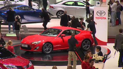 Vue générale et les hôtesses du salon