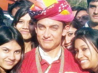 Aamir Khan Hides His PK Look