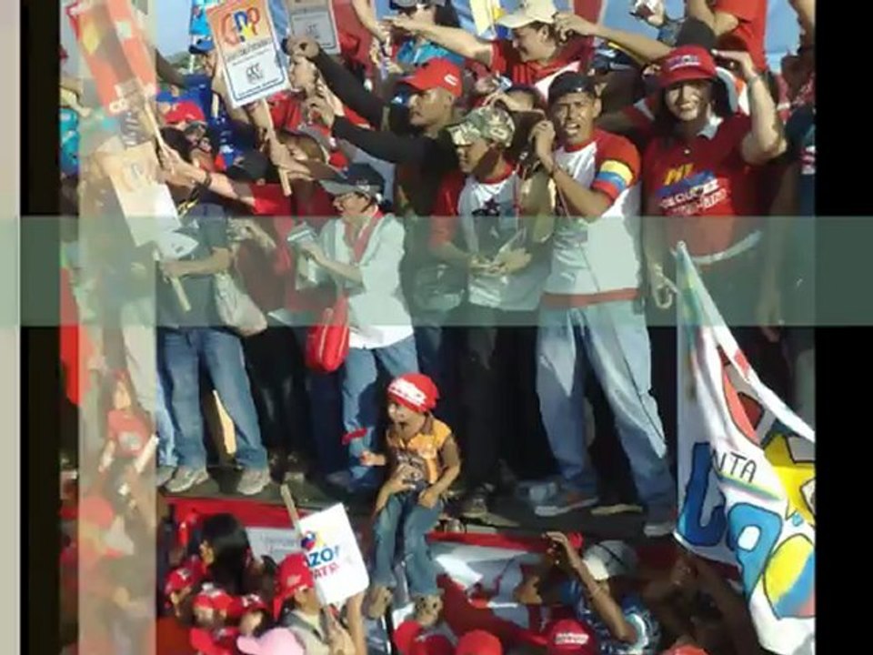 les vénézueliens en campagne présidentielles avec Hugo Chavez à Barquisimeto aout 2012