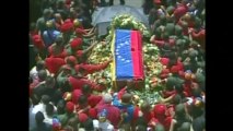 Chavez's coffin taken to streets, crowds mourn