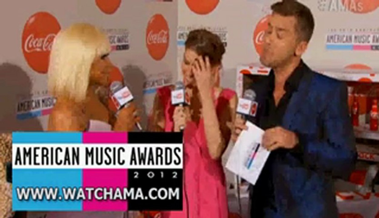 Christina Aguilera FAT red carpet AMAs 2012 interview386
