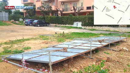 Tabelloni pubblicitari caduti nel quartiere Europa di Andria