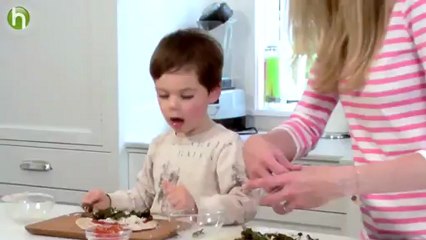 How to make pizza quesadillas