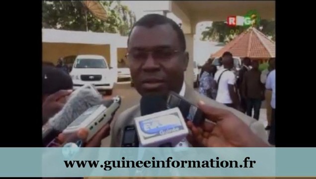 JT RTG DU 06.03.2013. Rencontre (gouvernement)-(ADP-Collectif-CDR); pendant ce temps Bakary Fofana, président de la CENI, continue l'installation des CARLE