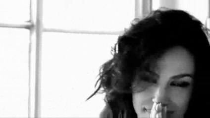 GAROU LE JOUR SE LEVE  (MADALINA GHENEA STRIP)