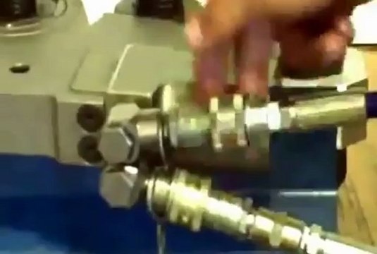 thiêt bị siết mở bu lông bằng thủy lưc call 0937 049 870 Mr Chương