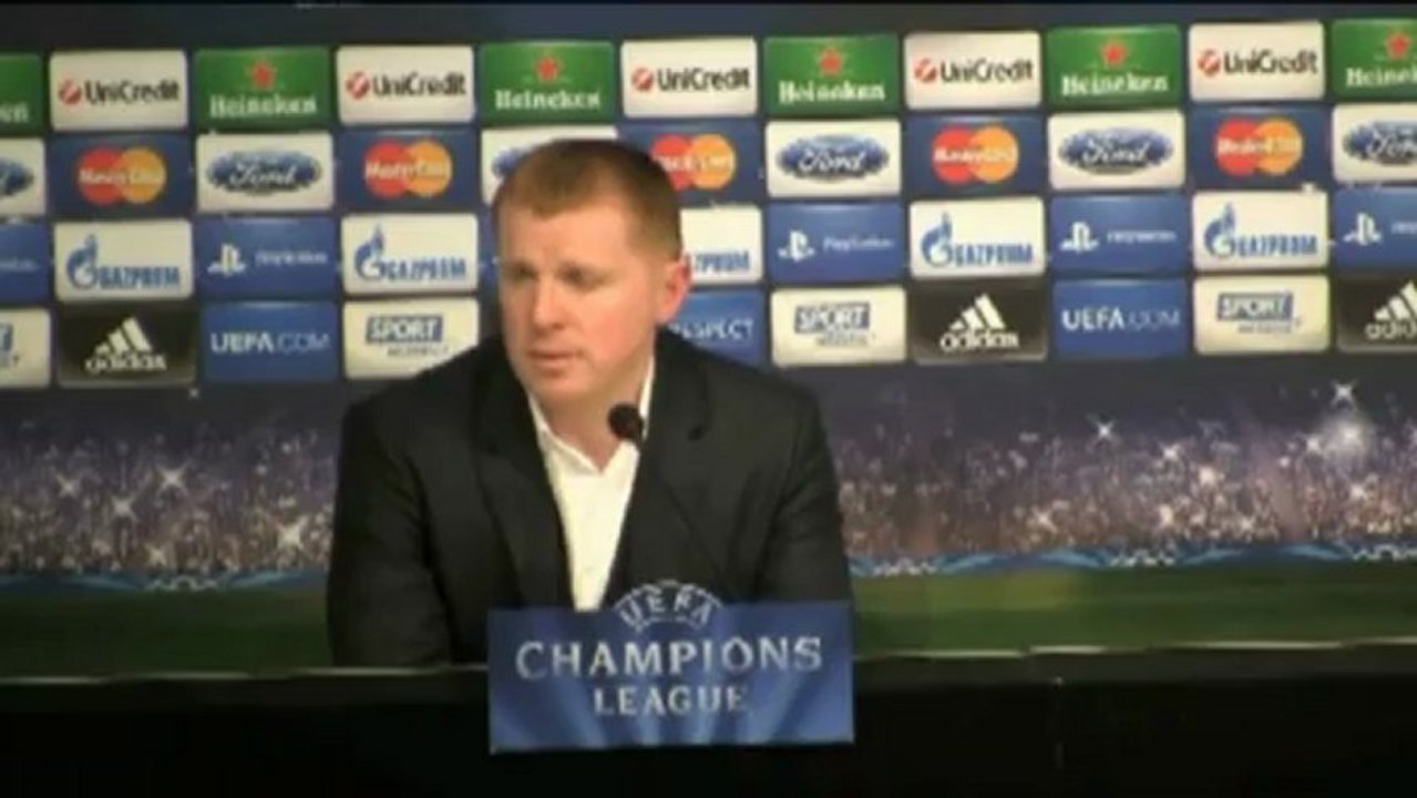 Lennon: "Bayern Top-Favorit, BVB ein großartiges Team"