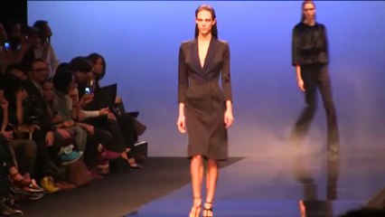 La mujer terrenal de Elie Saab, en el cierre de la Semana de la Moda de París