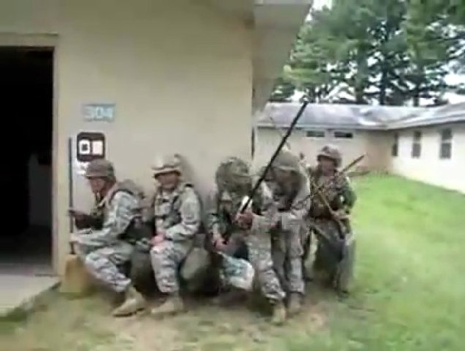 Soldats américains font du ménage