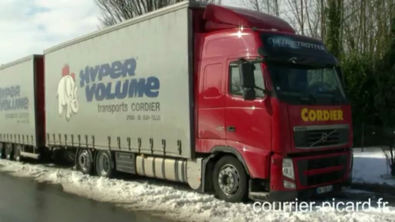 Neige : les transporteurs routiers galèrent