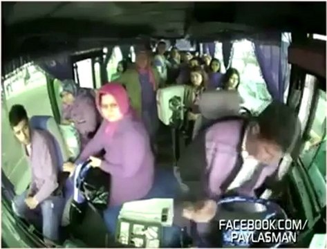 Otobüs Arızasını Çok Yanlış Anlayan Yolcular (Piston Aşağı İndi)