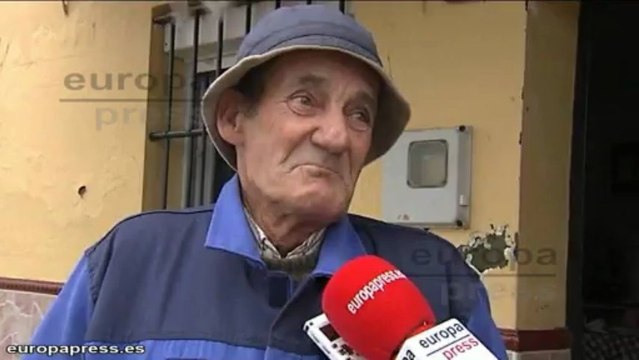 El temporal causa destrozos en la Barceloneta