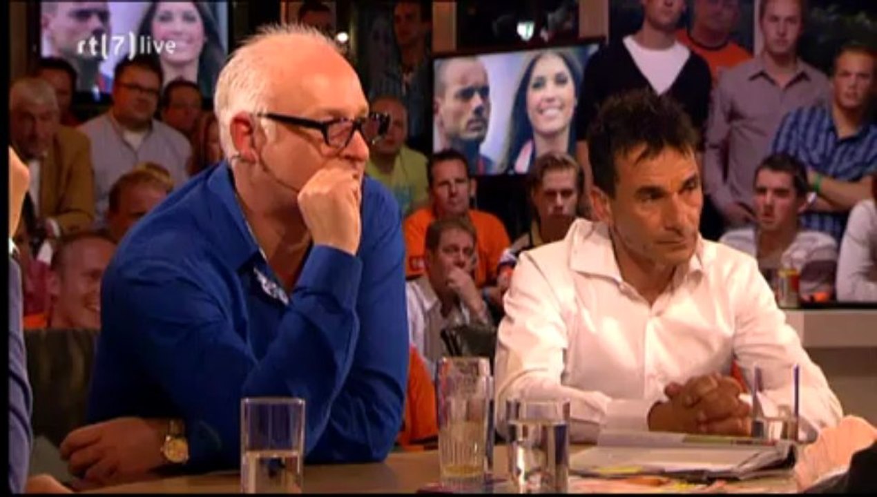 VI Oranje (20-6-2010) Avond (deel 2) (voetbal international).mpg