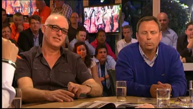 VI Oranje (15-6-2010) Avond (deel 1)(voetbal international)(Antonie kamerling)