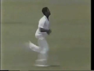 Michael Holding makes a mockery of Rodney Hogg